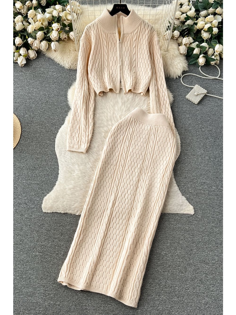 High-end Fashion Knitted suit Women's Autumn and Winter Short Knitted Cardigan Top Mid-length Skirt