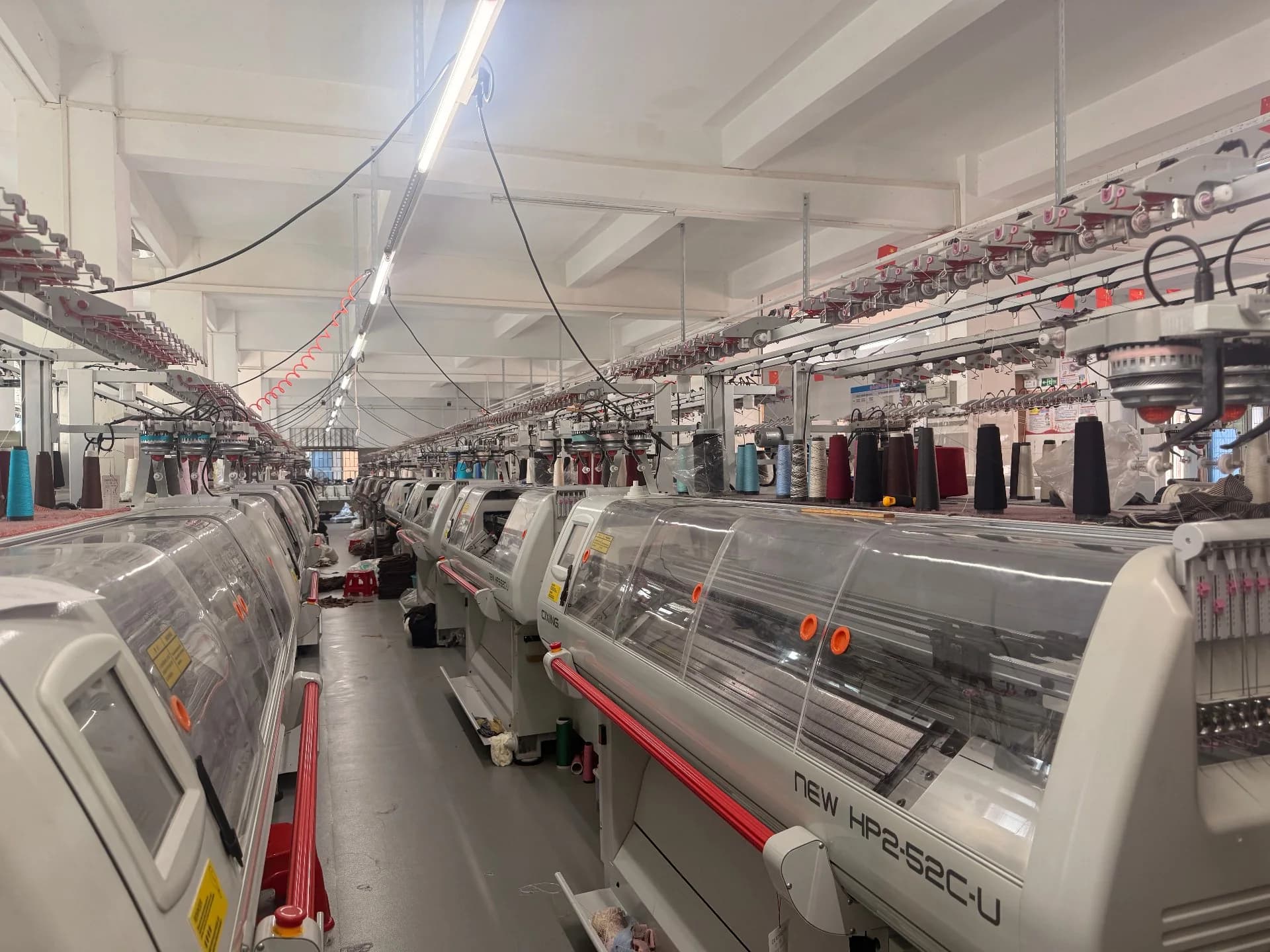 What a Flat Knitting Line Actually Produces in a Day